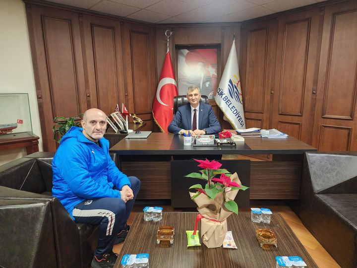 GÖLCÜK BELEDİYESPOR ANTRENÖRÜ PUSTU'YA BÜYÜK GÖREV