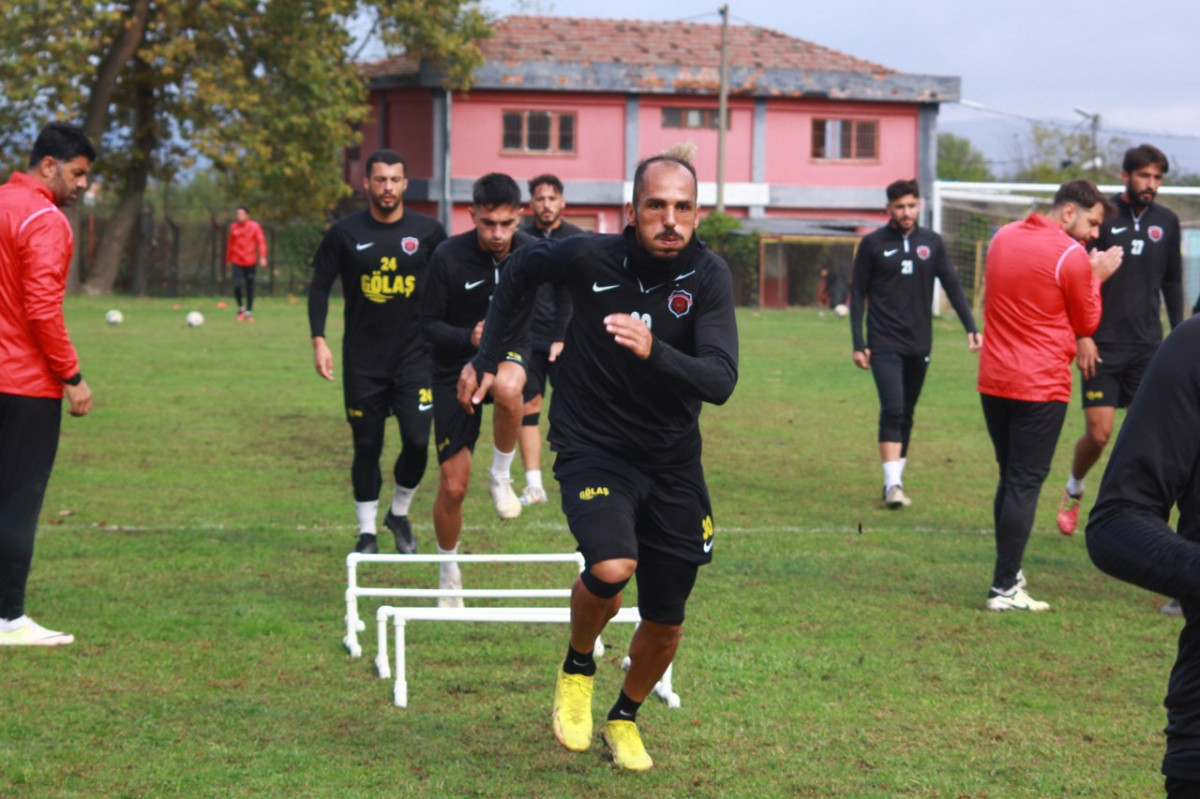 GÖLCÜKSPOR TAVİZSİZ DİSİPLİNLE YALOVA FK MAÇI HAZIRLIKLILARINI SÜRDÜRÜYOR 