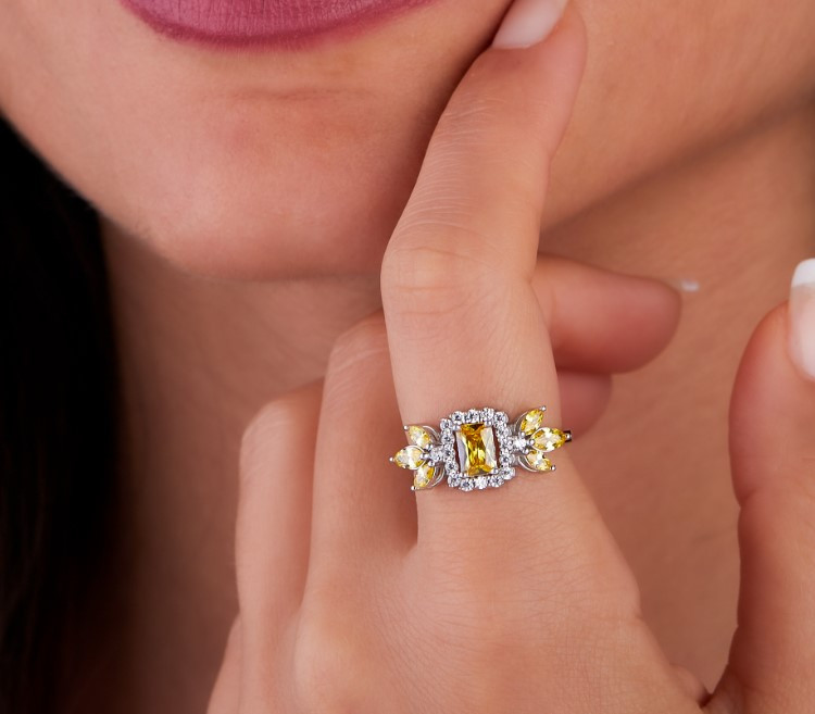 Miss Lucia Jewelry: Zengin Tasarım Çeşitliliği Çok Özel Fiyatlarla Sizlerle